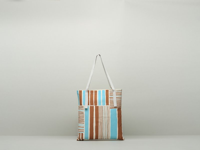 JainJain medium chic bag / shopping bag # 22 coffee iron house - กระเป๋าแมสเซนเจอร์ - ผ้าฝ้าย/ผ้าลินิน สีน้ำเงิน