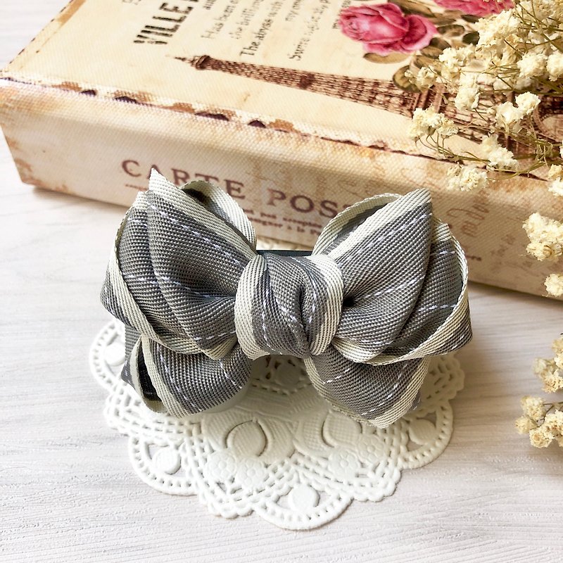 Fluttering bow ponytail clip / fog gray - Hair Accessories - Other Materials Gray