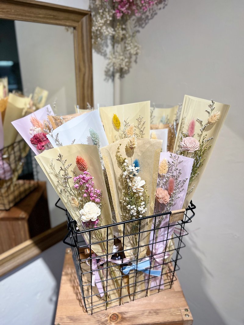 Long small bouquet / Do not choose a style, only choose a color, you can order in large quantities / Dried flower sola flower bouquet - ช่อดอกไม้แห้ง - พืช/ดอกไม้ หลากหลายสี