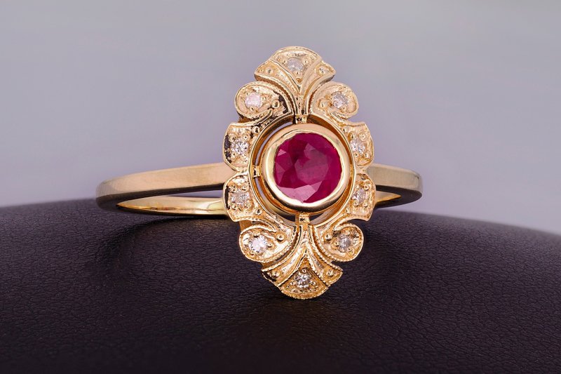 14k gold ring with ruby and diamonds - 戒指 - 貴金屬 金色