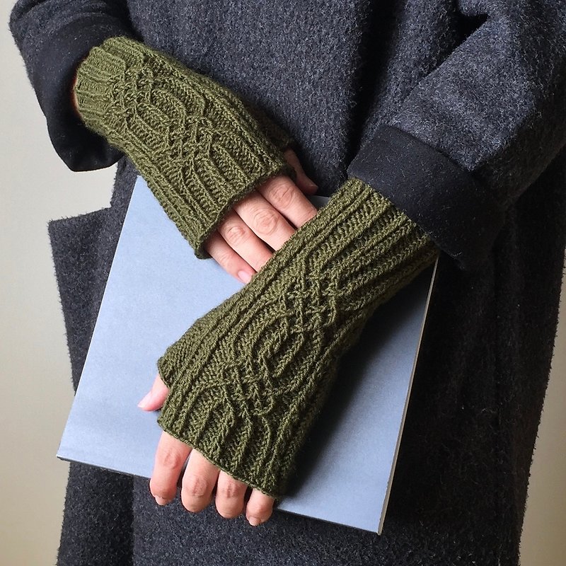 Woven fabric - hand-woven wool three-dimensional pattern exposed gloves - knot (green) - Gloves & Mittens - Wool Green