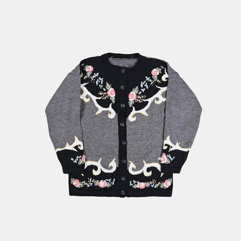 [Egg Plant Vintage] Huayun Wilderness Thread Embroidery cardigan Vintage Sweater - Women's Sweaters - Wool 