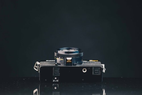 フィルムカメラ CANON A35 Datelux Canon A35 Datelux (1977) features pop-up-flash and date stamping