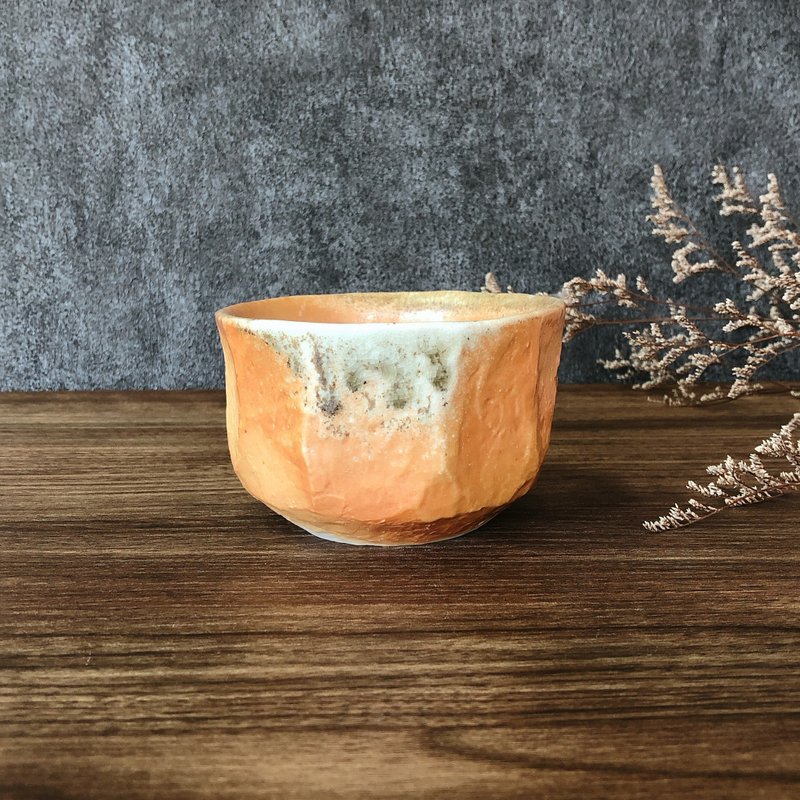 薪焼き手作りライトゴールデンハンドカット雲泥茶碗 - 茶碗・ボウル - 陶器 オレンジ
