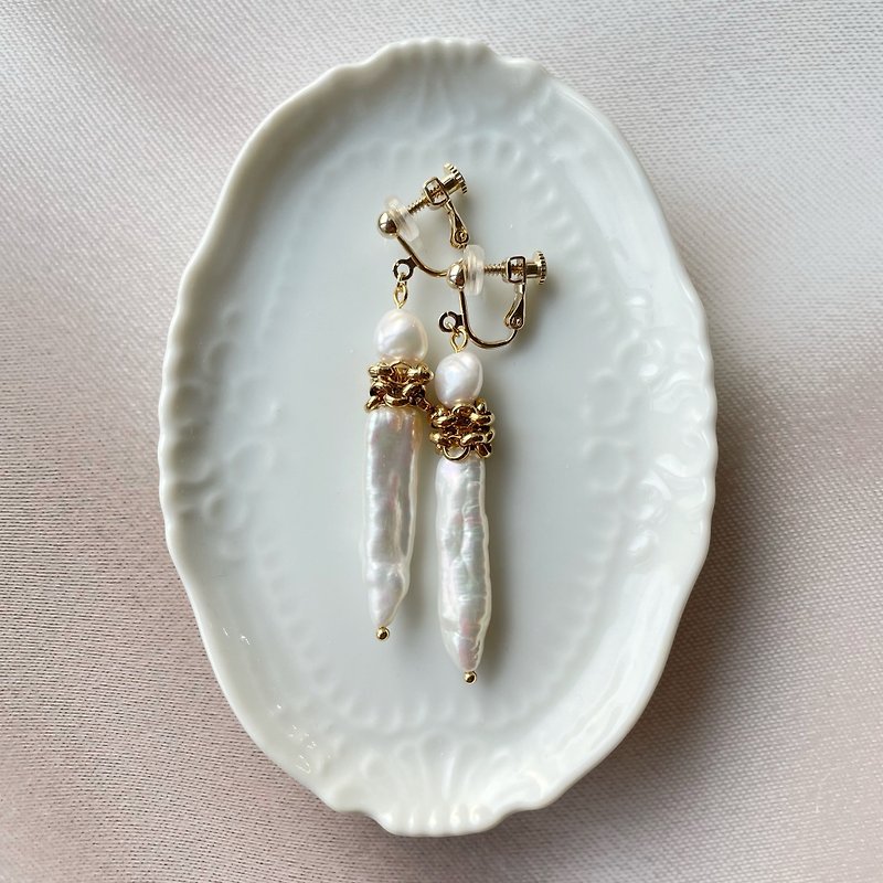 Baroque pearl long Clip-On - ต่างหู - ไข่มุก ขาว