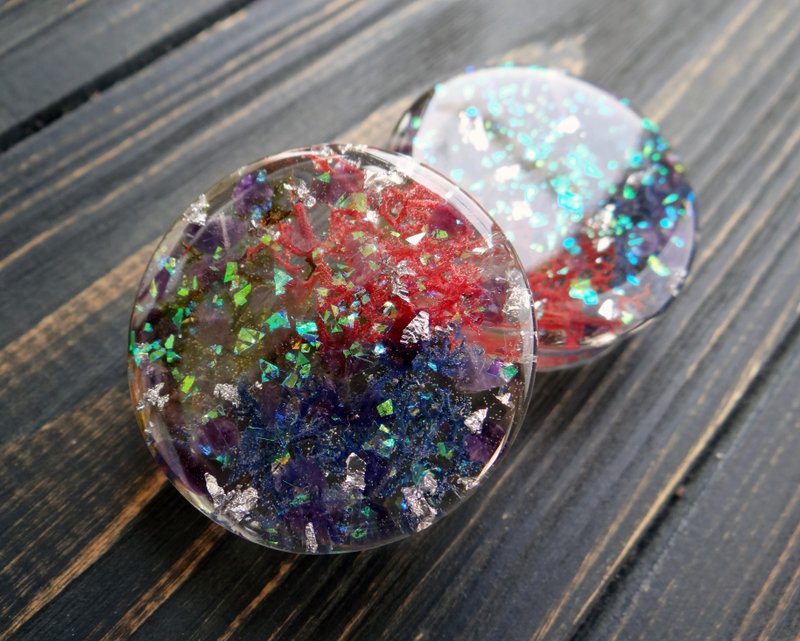 Iridescent plug earrings 00g gauges women for men  jewelry Pastel goth - 耳環/耳夾/耳骨夾 - 石頭 多色