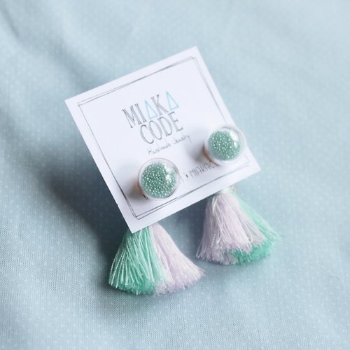 MIAKA CODE 。Handmade & Fashion 10mm透明玻璃球 珠子 Pastel 拼色(綠色) 流蘇 耳環/耳夾