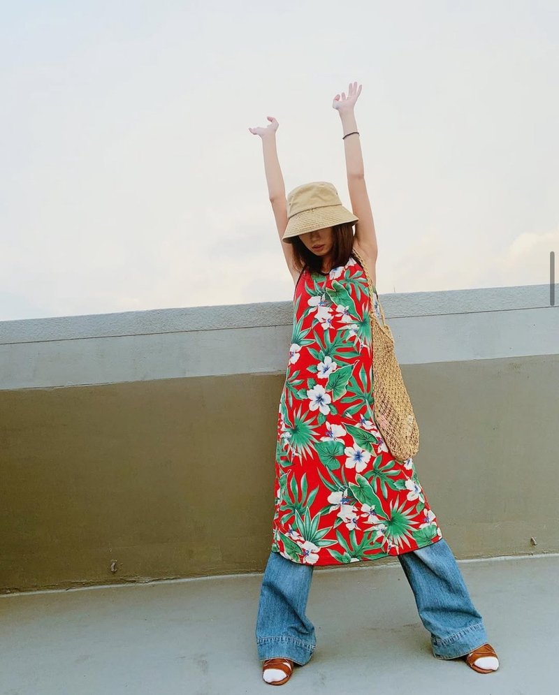 Summer bright red flakes colorful leaves blooming vacation time vintage cotton one-piece dress dress long skirt dress - ชุดเดรส - ผ้าฝ้าย/ผ้าลินิน สีแดง