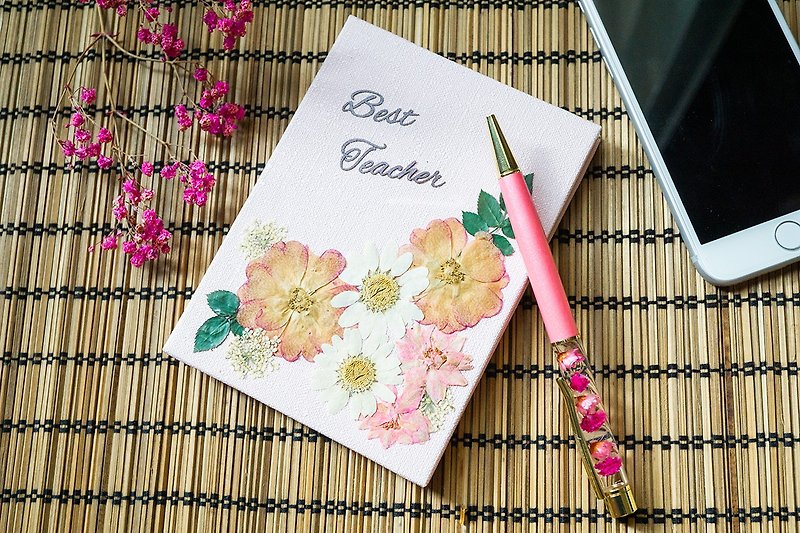 Personalized pressed flower journal/real flower notebook/hardcover notebook - สมุดบันทึก/สมุดปฏิทิน - พืช/ดอกไม้ สึชมพู