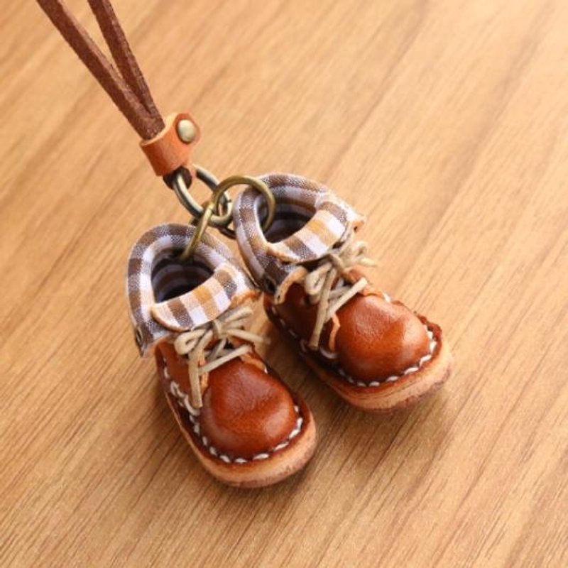 Necklace with small leather boots | Chocolate lining - สร้อยคอ - หนังแท้ สีนำ้ตาล