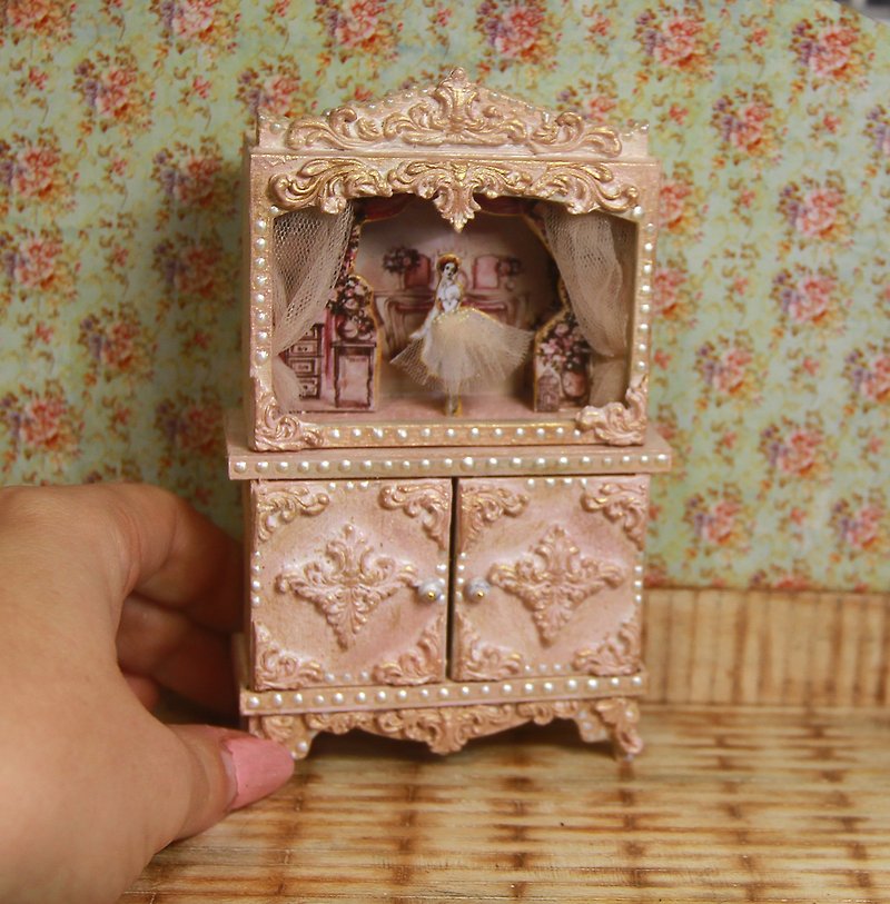 Puppet theater. Ancient puppet theatre. Dolls house miniature. For doll House. 1 - 其他 - 木頭 粉紅色