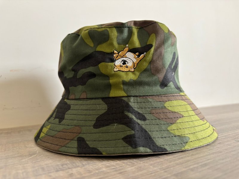 Shiba Dog Embroidery Bucket Hat - กระเป๋าถือ - ผ้าฝ้าย/ผ้าลินิน 