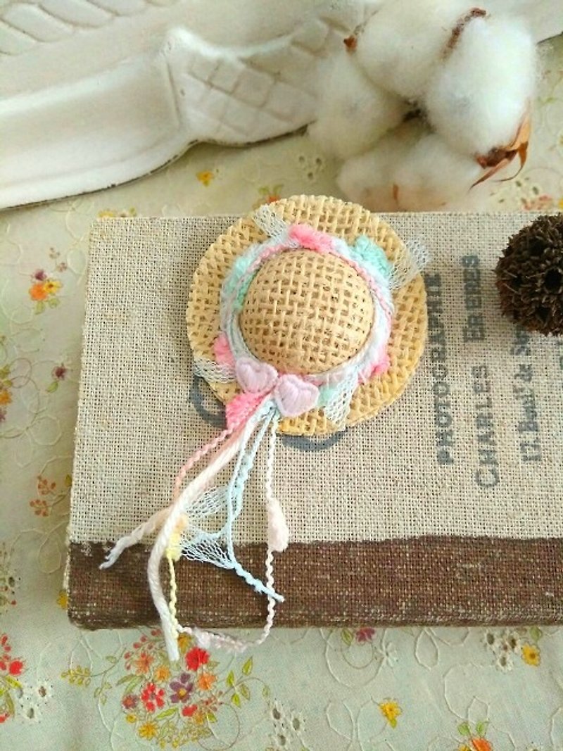 Garohands summer straw hat macaron tassel feel pin F057 gift summer leisure - เข็มกลัด - วัสดุอื่นๆ หลากหลายสี