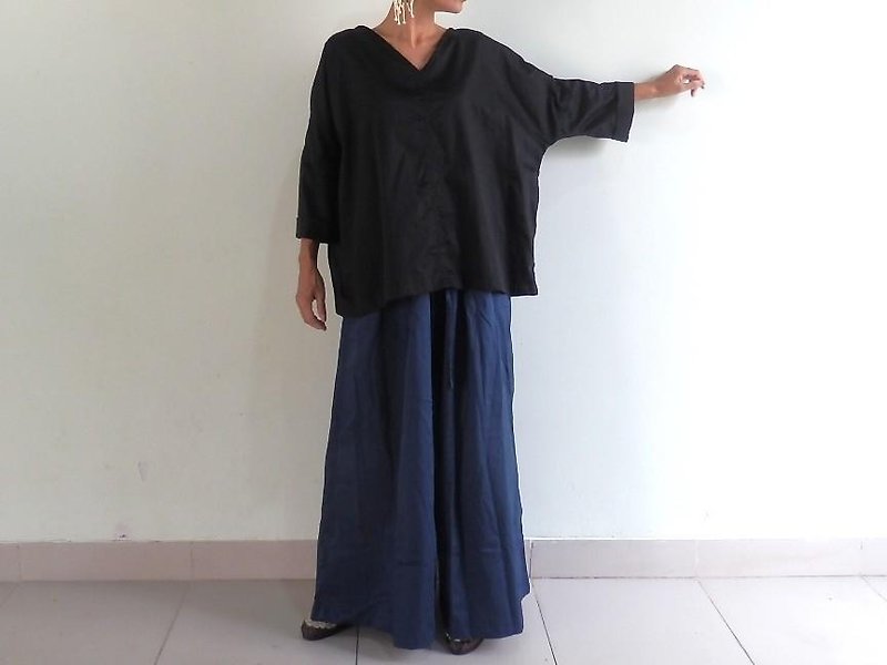 Navy / wide pants to adjust by squeezing with a string - Women's Pants - Cotton & Hemp Blue