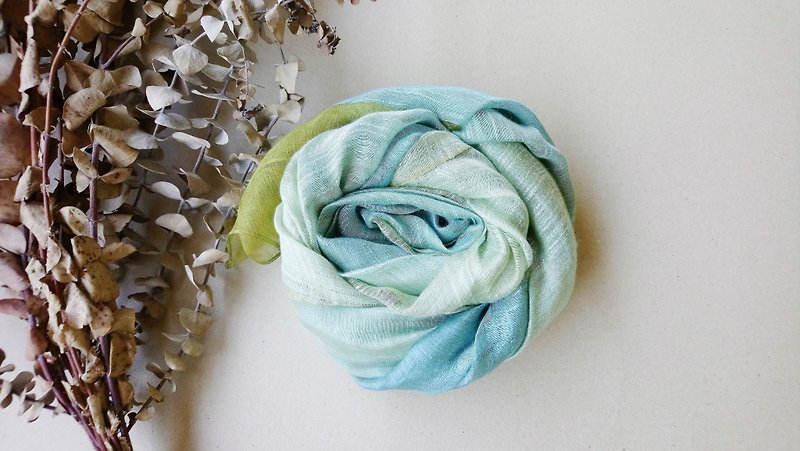 Zhiran Life-Natural plant-dyed slub silk cotton scarf/Far Mountains - Scarves - Silk 