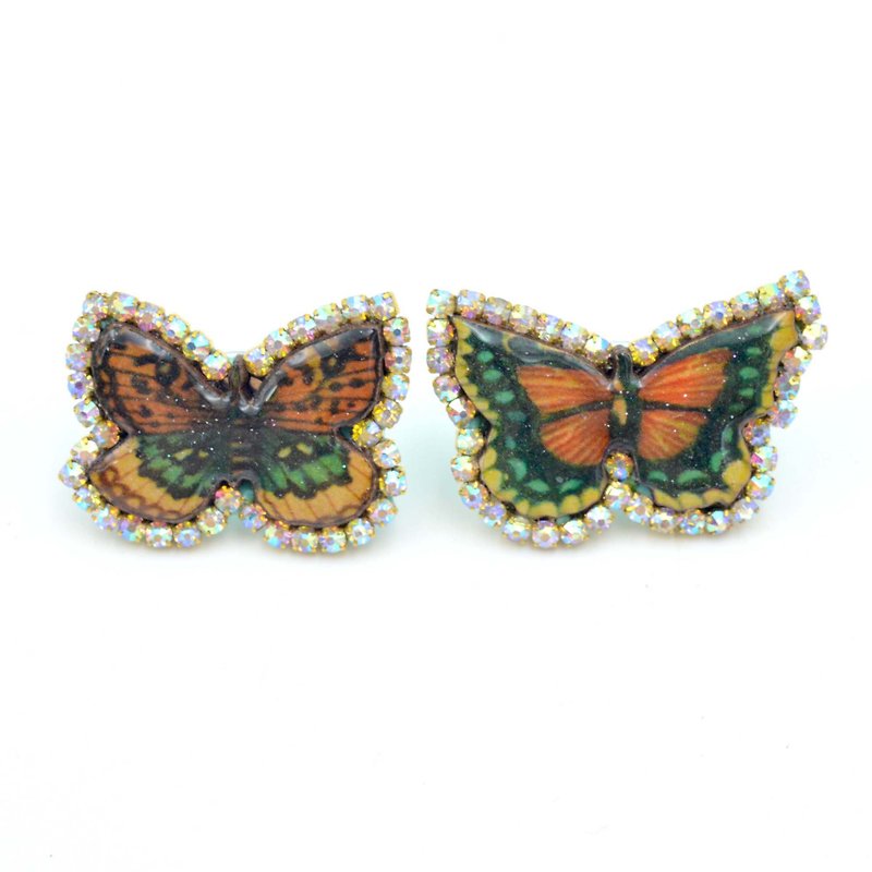 American designer wood chip butterfly pattern specimen earrings earrings made of thick wood embellished with Swarovski crystals - Earrings & Clip-ons - Wood Multicolor