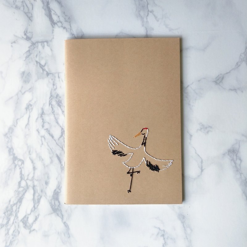 Red-crowned crane embroidery notebook | paper embroidery | blank notebook | A5 - สมุดบันทึก/สมุดปฏิทิน - งานปัก สีกากี