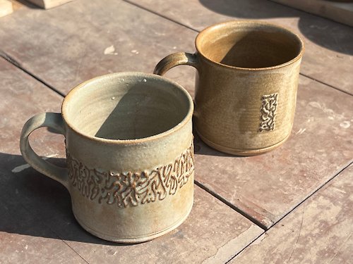 DAW DIN CLUB 【還細胞生活】溫土符紋馬克杯 - 生活食器 陶杯 陶器 咖啡杯