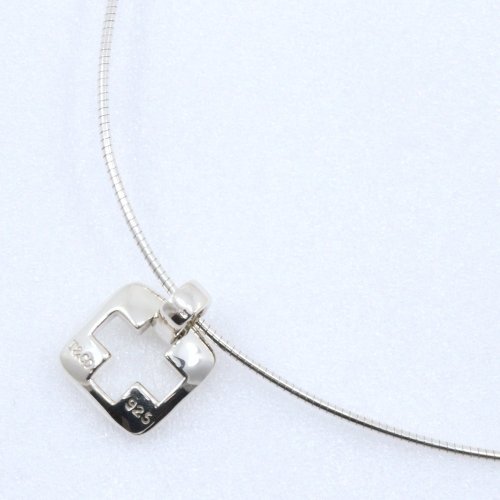 日本直送】ティファニーTIFFANY&Co. ピアストクロスネックレス 日本直送】ティファニーTIFFANY&Co. ピアストクロスネックレス