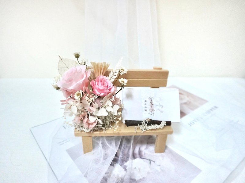 Wooden Bench Dry Preserved Flower Business Card Holder Recommended for Opening, Promotion, Housewarming, and House-Bringing Gifts - Items for Display - Wood Pink