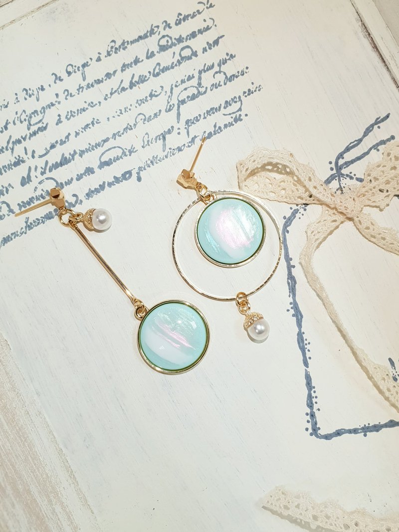 Paris*Le Bonheun. Blue shell. Hand made earrings - ต่างหู - โลหะ สีน้ำเงิน