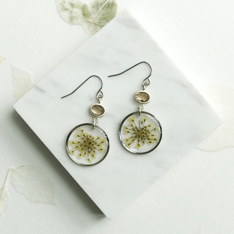 Real flower Queen Anne's Lace silver-plated earrings - ต่างหู - พืช/ดอกไม้ สีเหลือง