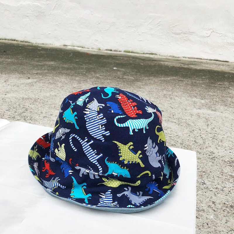 dinosaur army / Taiwan Cotton print / double-sided use bucket hat - Hats & Caps - Cotton & Hemp 