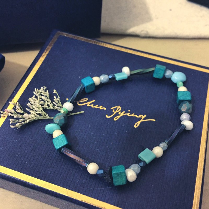 Spring Series / summer sea - Bracelets - Gemstone Blue