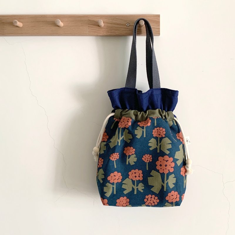 【River】Beam Portable Dual-purpose Bag (Middle)/Japanese Fabric/Pastoral/Blue - กระเป๋าถือ - ผ้าฝ้าย/ผ้าลินิน สีน้ำเงิน