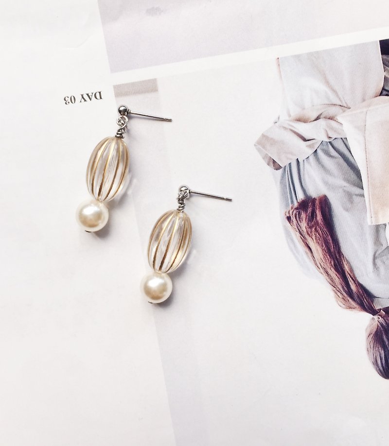 La Don - Bubble Pearl Ear/Aurture - Earrings & Clip-ons - Resin Gold