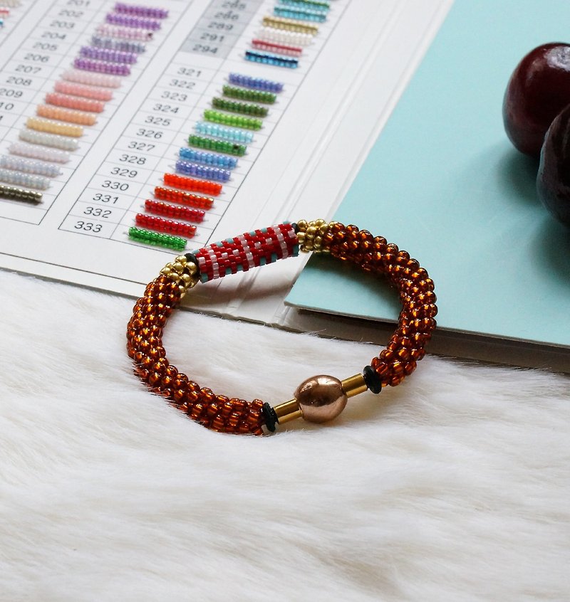 Handbraided Kumihimo Seed Beads Bracelet - สร้อยข้อมือ - แก้ว สีนำ้ตาล