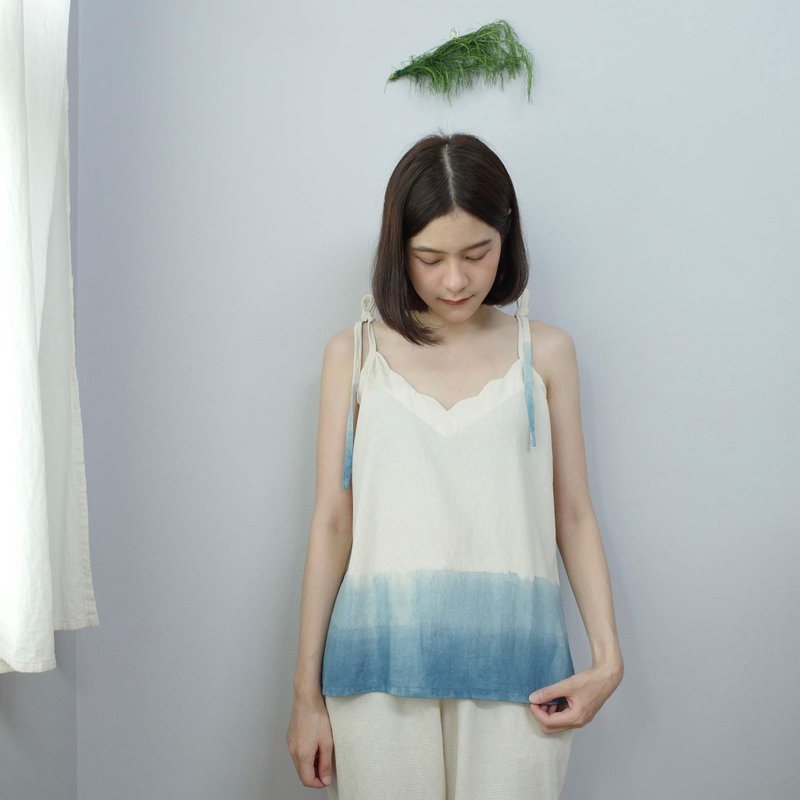 sea wavy top / natural indigo dye cotton - 女上衣/長袖上衣 - 棉．麻 藍色