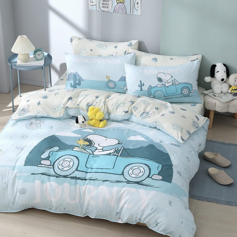 [HOYACASA x Snoopy joint model] Moisture-wicking Tencel dual-use quilt and bed bag set-travel fun - เครื่องนอน - วัสดุอีโค สีน้ำเงิน