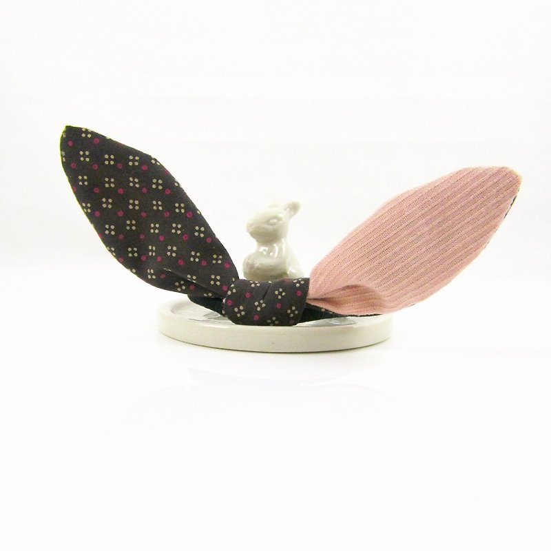 Happy Daily-Handmade Bunny Ear Bow Hair Tie - เครื่องประดับผม - ผ้าฝ้าย/ผ้าลินิน สีนำ้ตาล