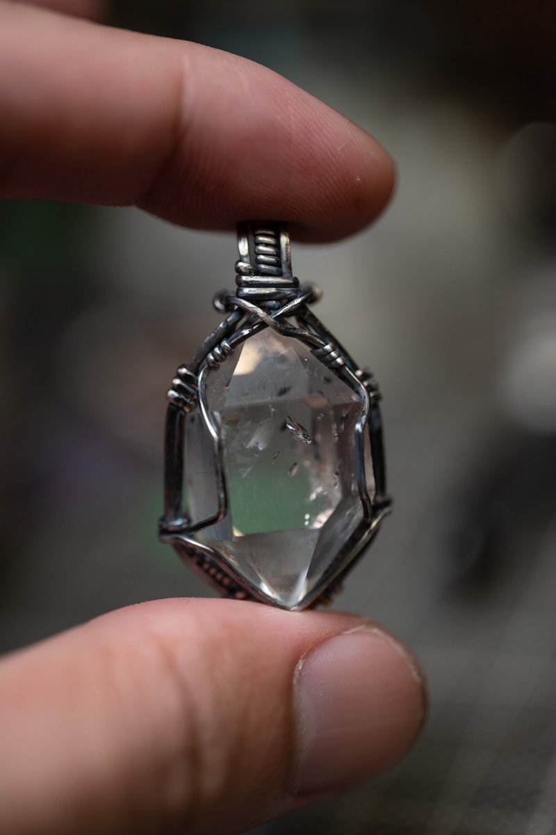 【Wrap Around Studio】S925 Wire Wrapping | Herkimer Diamond Pendant Necklace - Necklaces - Sterling Silver Multicolor