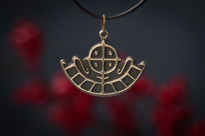 Sun boat viking pendant. Scandinavian necklace. Sun ship jewelry. author jewelry - 項鍊 - 其他材質 橘色