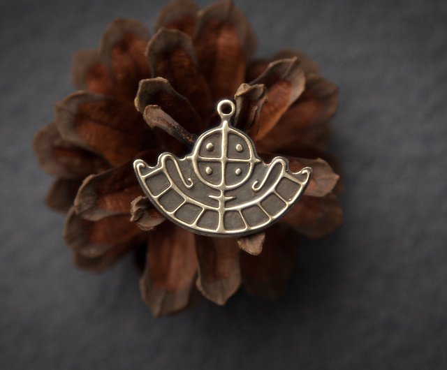 Vikingenes Sun Round Brand Necklace, Liberty Bird Pendant