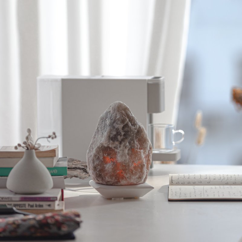 ONELIVINGS LOFT Edition VESSEL Himalayan Grey Salt Lamp – WONDER (2-3 KG) - โคมไฟ - ปูน สีเทา