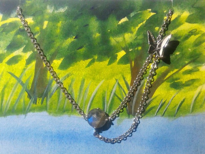 Labradorite Butterfly Silver Necklace - สร้อยติดคอ - เครื่องเพชรพลอย สีน้ำเงิน
