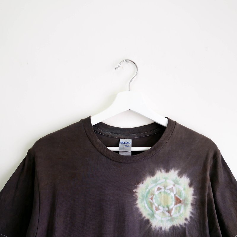 手染めTシャツ  台湾 デザイン Flower - トップス ユニセックス - コットン・麻 ブラウン