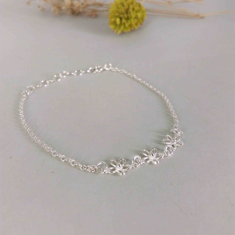 Spring flower/bracelet/sterling silver/Màn work - Bracelets - Other Metals Gray