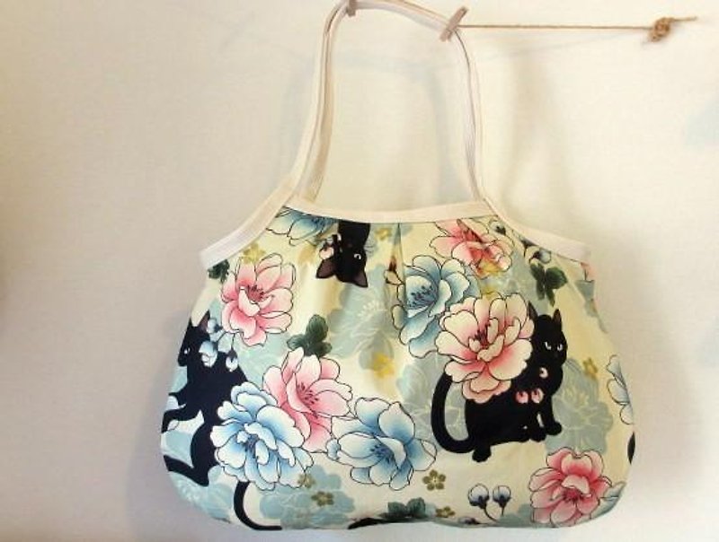 Black cat and peony Granny bag * pink (monographic) A - Messenger Bags & Sling Bags - Cotton & Hemp Khaki
