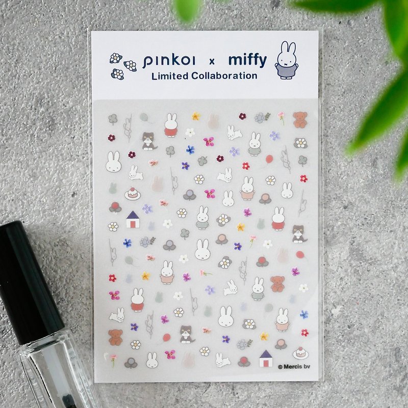 [Pinkoi x miffy] miffy nail sticker Limited collaboration item Pressed flower nail sticker - Nail Polish & Acrylic Nails - Other Materials Multicolor