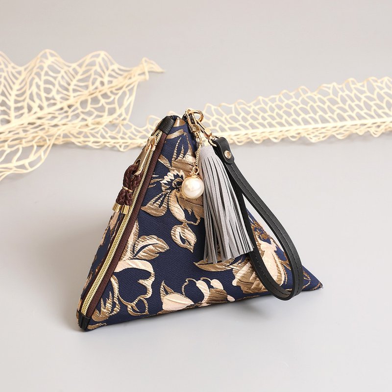 Hello HAWAII - navy - triangular clutch pouch bag - 化妝包/收納袋 - 其他材質 黑色