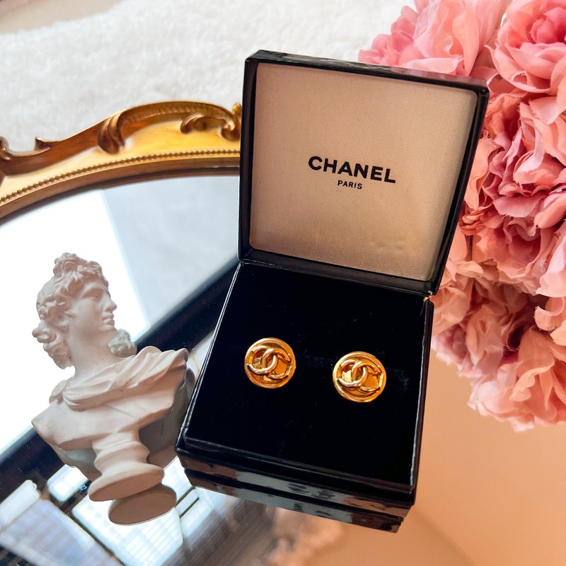 【日本中古】Vintage Chanel 1993年香奈兒立體金豆耳夾 原裝盒附 - 耳環/耳夾/耳骨夾 - 其他金屬 