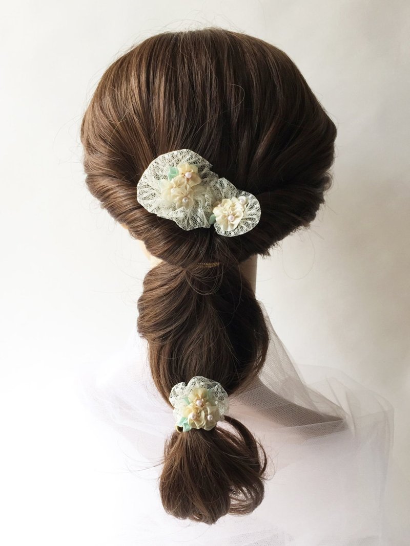 Bridal flower hair pins, Lace Bridal headpiece, Set of 3 Ivory hair clips. - เครื่องประดับผม - ไนลอน 