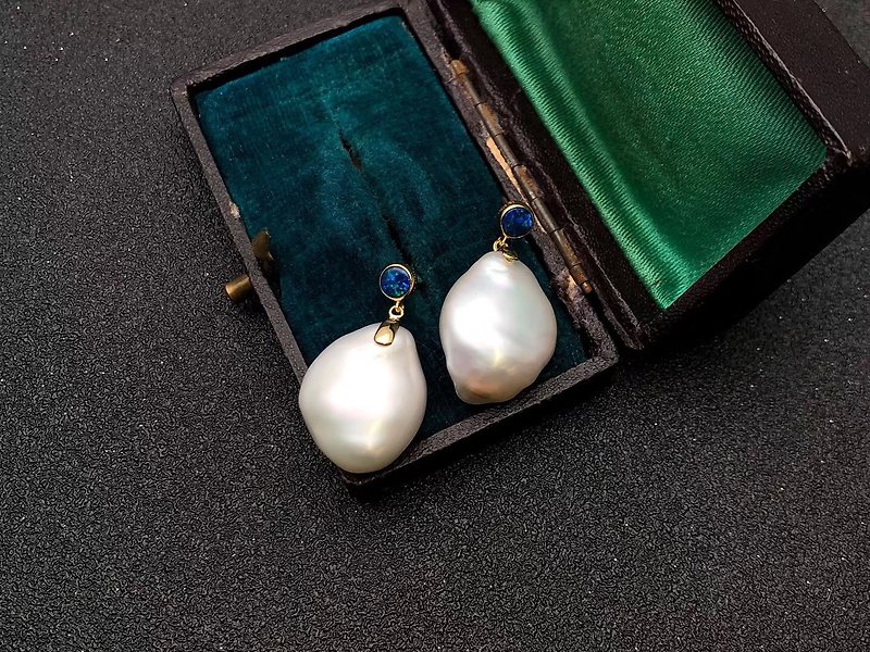 Original design baroque natural pearl 18k stud earrings - Earrings & Clip-ons - Precious Metals 
