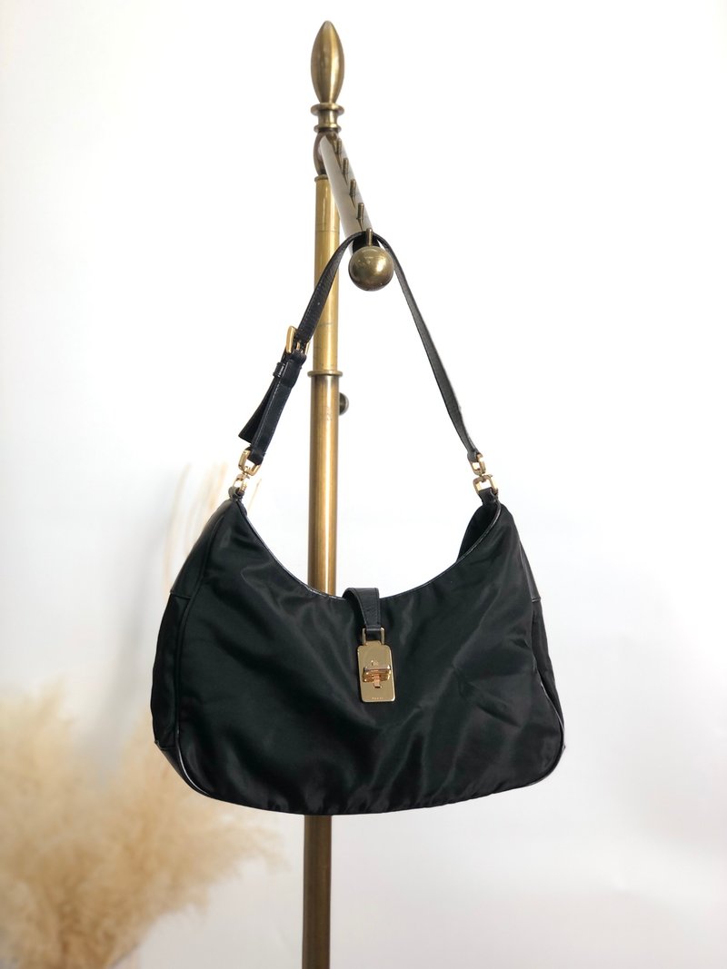 【 日本直送　名牌中古包 】PRADA プラダ ショルダーバッグ ブラック ターンロック ナイロン セミショルダーバッグ vintage オールド 5mvw3a - 側背包/斜背包 - 尼龍 黑色