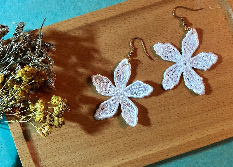 [handmade earrings] A2 lace flower - ear hook / ear clip / custom - Earrings & Clip-ons - Other Metals Multicolor