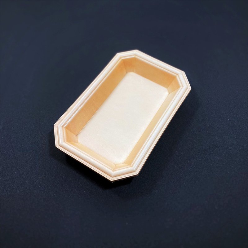 Simple Vegetable Tanned Octagonal Storage Tray - Long - กล่องเก็บของ - หนังแท้ สีกากี